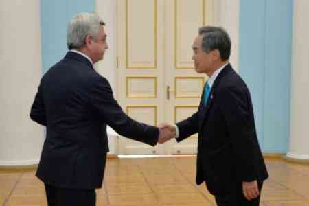 Newly appointed ambassador of Korea presented his credentials to the  President of Armenia 